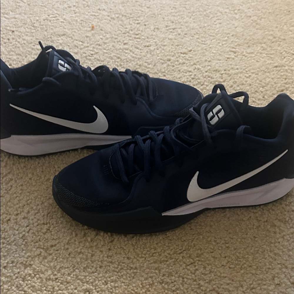 Nike Sabrina 2 Women’s size 10.5
Only worn for a few games. Amazing condition!!!
